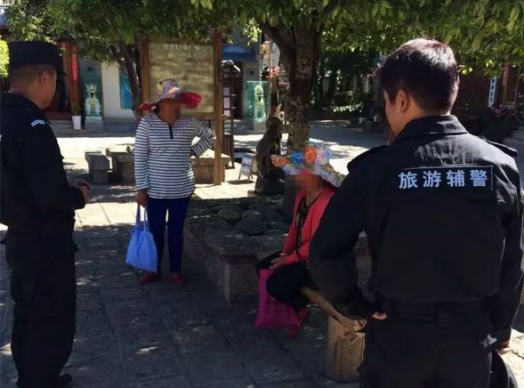 古城旅警“四零標準”推進旅游市場整治