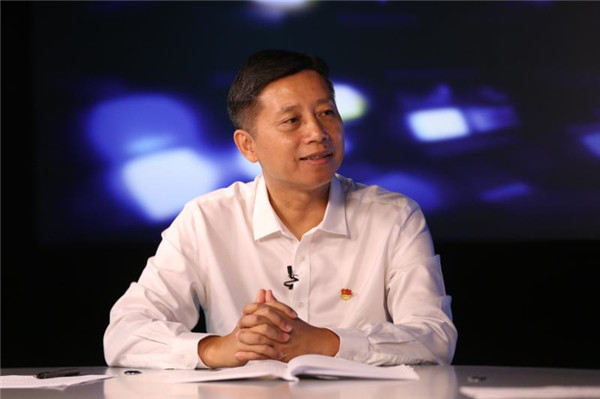 中共德宏州委副書記、州人民政府州長(zhǎng)衛(wèi)崗