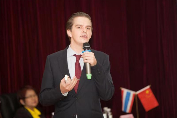 webwxgetmsgimg (4) webwxgetmsgimg (4)