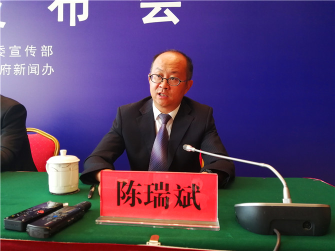 發(fā)布會現(xiàn)場，西山區(qū)委副書記、區(qū)長陳瑞斌發(fā)言。