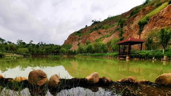 圖1：經開區(qū)面山治理示范點