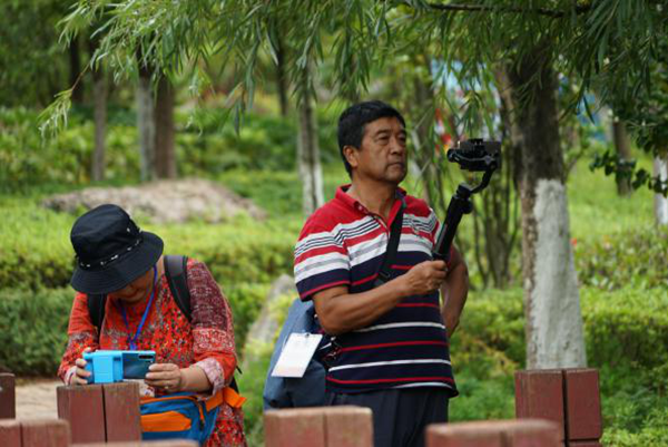 圖8：彩龍網友拍攝現(xiàn)場