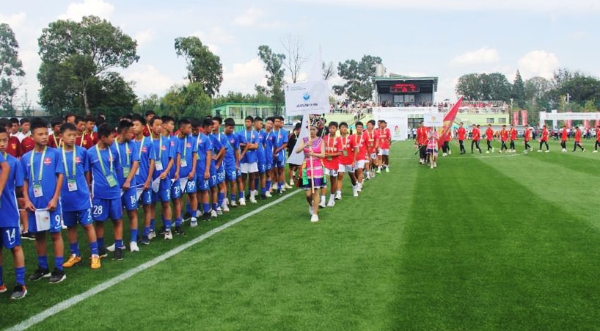 2.參賽球隊入場 2.參賽球隊入場