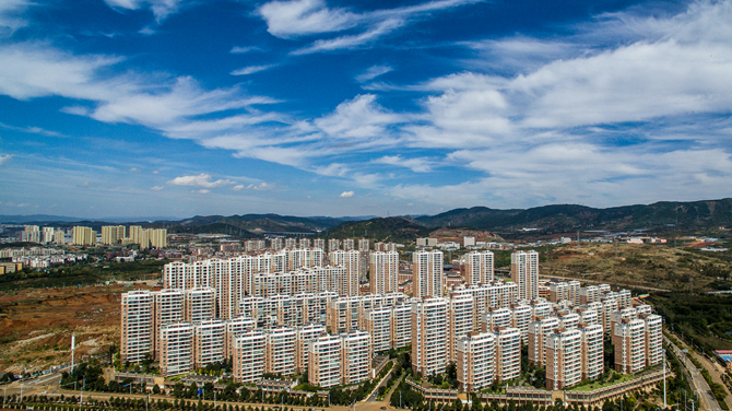 圖片6 商品房供應(yīng)由新區(qū)建設(shè)之初的1000多套增至現(xiàn)在的29萬余套。