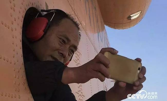 【應(yīng)急先鋒】多搶救幾畝森林！冒直升機(jī)極限風(fēng)速也要“向火而飛”