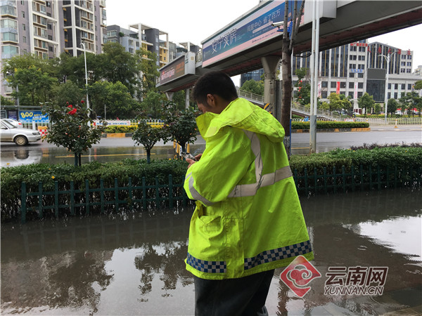 00300805133_9ce3b981 00300805133_9ce3b981