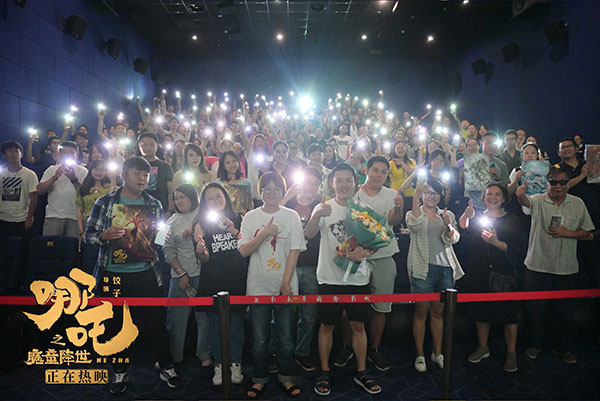 影迷與導演合影