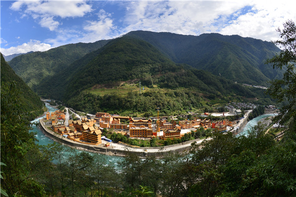 如今的怒江州獨龍江鄉(xiāng)孔當(dāng)特色旅游小集鎮(zhèn)全貌。羅金紅攝