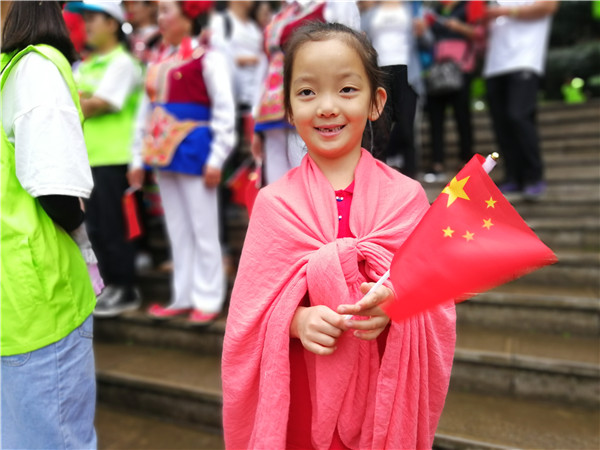 參與合唱的小游客 參與合唱的小游客