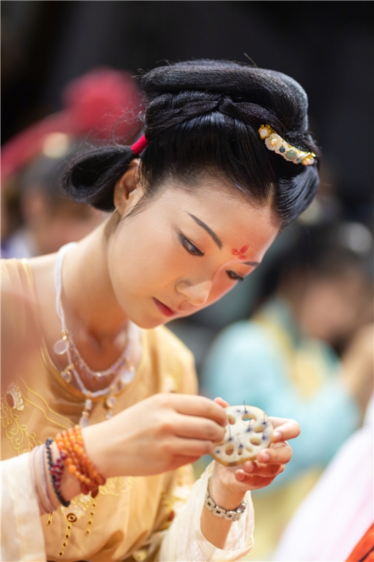 賽巧會(huì)小姐姐 網(wǎng)友供圖