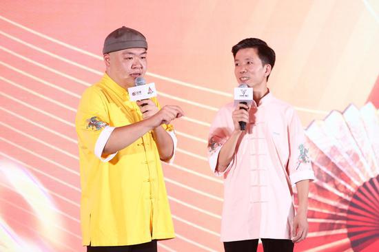 四川著名散打評(píng)書(shū)藝術(shù)家肖干蝦（肖維）、吳易