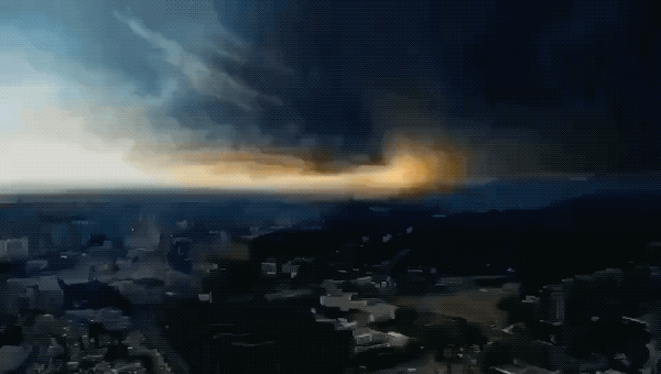 狂風(fēng)暴雨，總有人用盡全力默默保護(hù)你