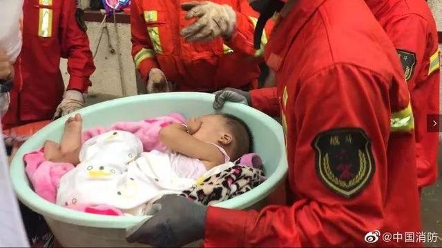 狂風(fēng)暴雨，總有人用盡全力默默保護(hù)你