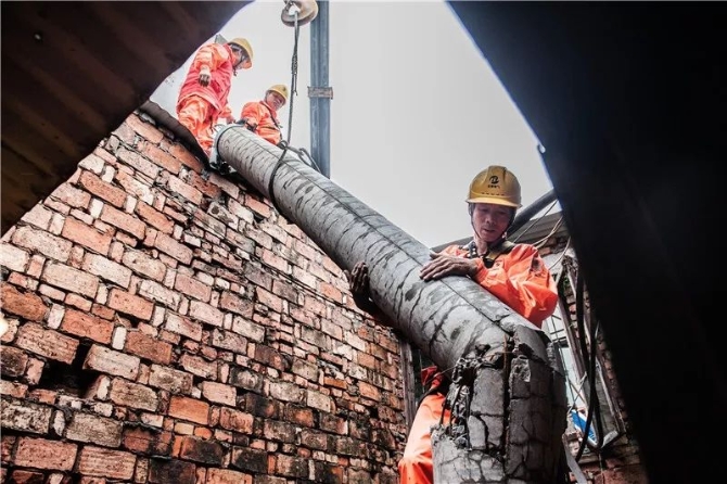 狂暴的臺風中，請記住這些無畏的“平民英雄”！