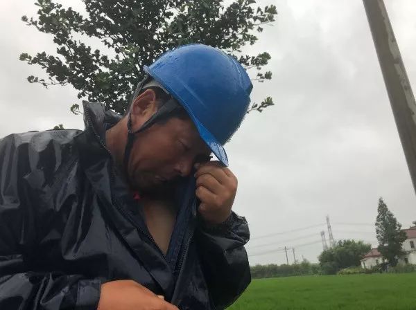 狂暴的臺風中，請記住這些無畏的“平民英雄”！