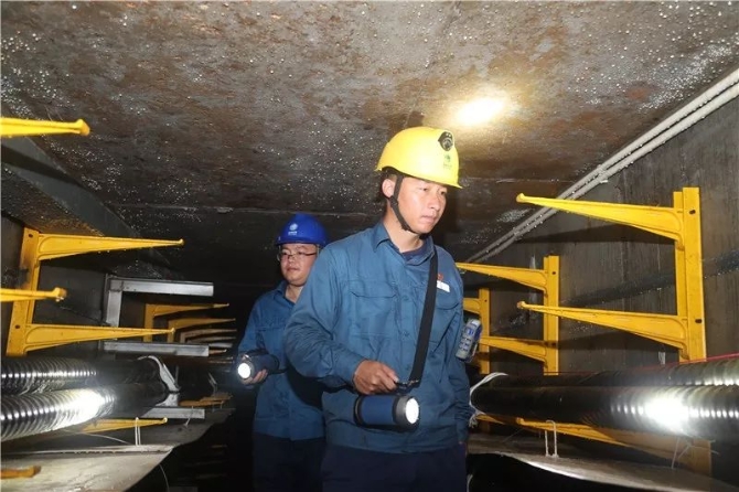 狂暴的臺風中，請記住這些無畏的“平民英雄”！