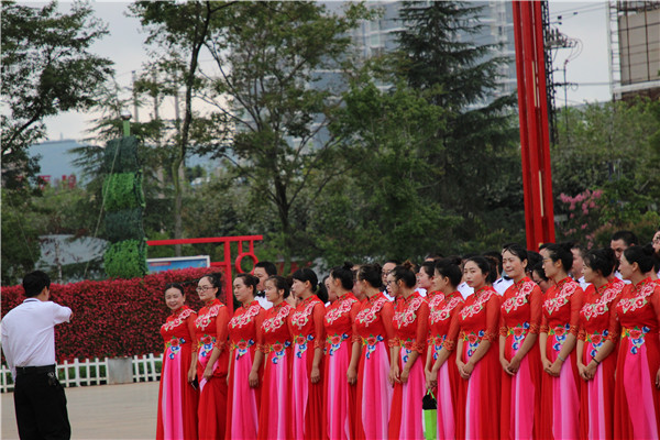 參賽隊(duì)伍在排練。記者薛江濤攝