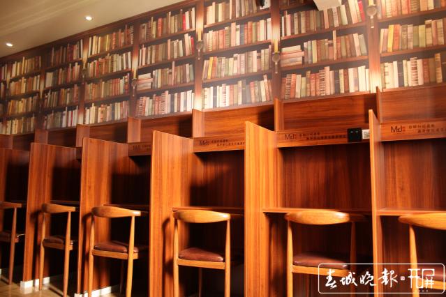 魔鯨24小時(shí)智慧自習(xí)室 (3).jpg