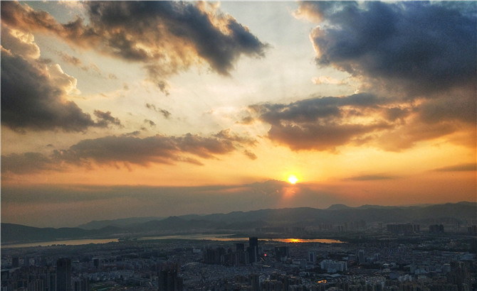 彩龍網(wǎng)友艾慶瑋攝2