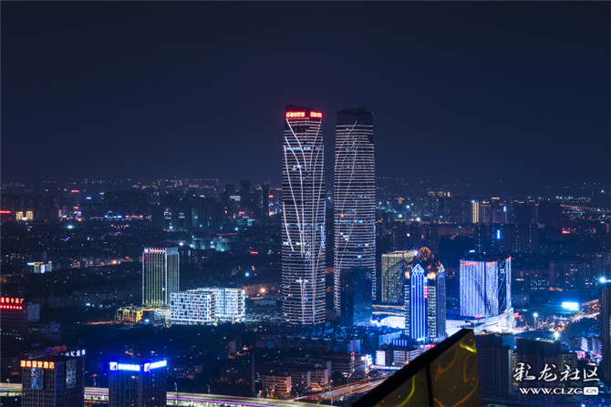 遙望萬達(dá)雙塔。網(wǎng)友“田雨印象”攝。