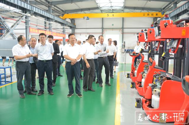 云南首個智能制造5G應(yīng)用聯(lián)合創(chuàng)新實驗基地落地昆明 (2).jpg