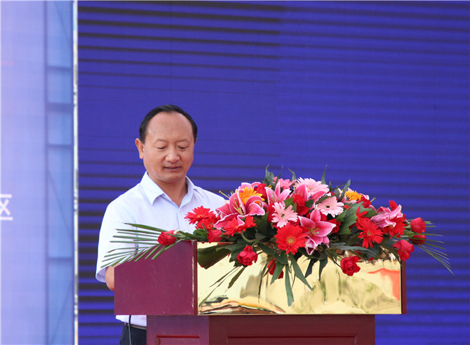 晉寧區(qū)委書記李福軍致辭。記者薛江濤攝