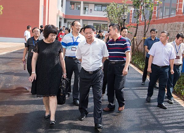 mmexport1566622672977 mmexport1566622672977