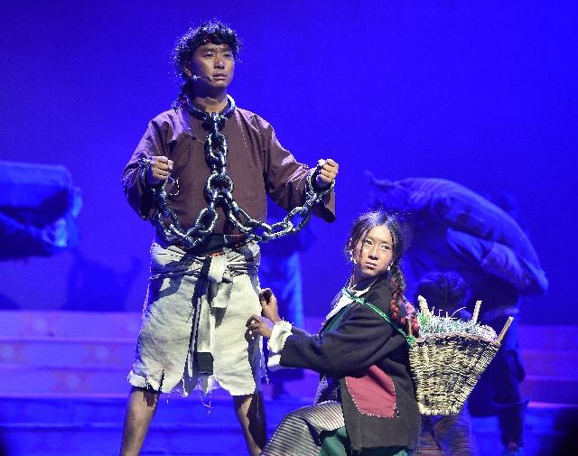 5d5e7b24a31099ab43ceaf9e