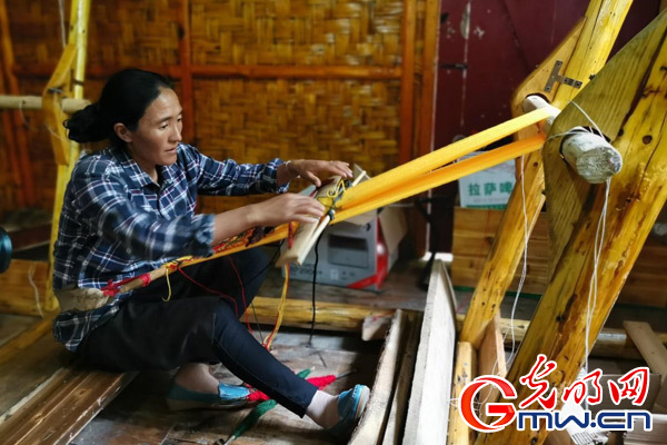 【新時(shí)代·邊疆行】西藏米林:特色產(chǎn)業(yè)是脫貧致富的“錢袋子” 【新時(shí)代·邊疆行】西藏米林:特色產(chǎn)業(yè)是脫貧致富的“錢袋子”