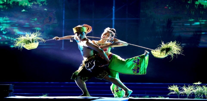 演出現(xiàn)場3 (1) 演出現(xiàn)場3 (1)