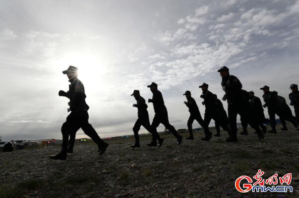 【邊疆黨旗紅】冰雪鑄忠魂 赤誠護(hù)“天路”