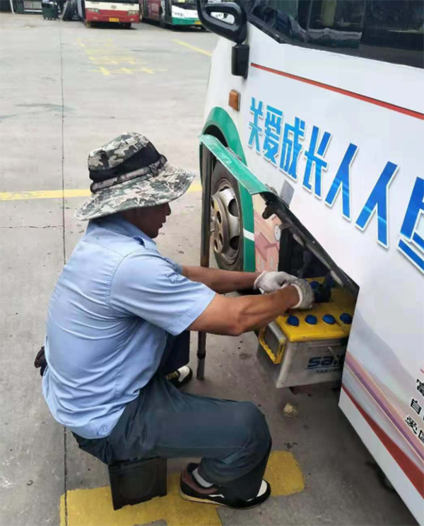 車輛檢查(昆明公交三十九車隊開展車輛安全檢查) 車輛檢查(昆明公交三十九車隊開展車輛安全檢查)