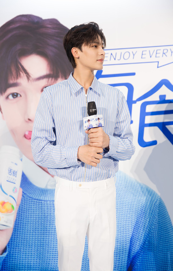 侯明昊(新希望雪蘭活潤酸奶“Summer Campaign”收官) 侯明昊(新希望雪蘭活潤酸奶“Summer Campaign”收官)