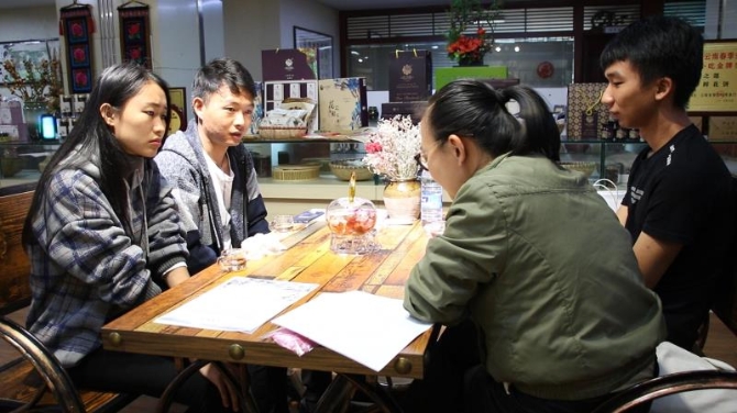 5 緬甸小伙TING ZUNG分享自己關(guān)于《水調(diào)歌頭》的感受。記者甘凌菲 攝