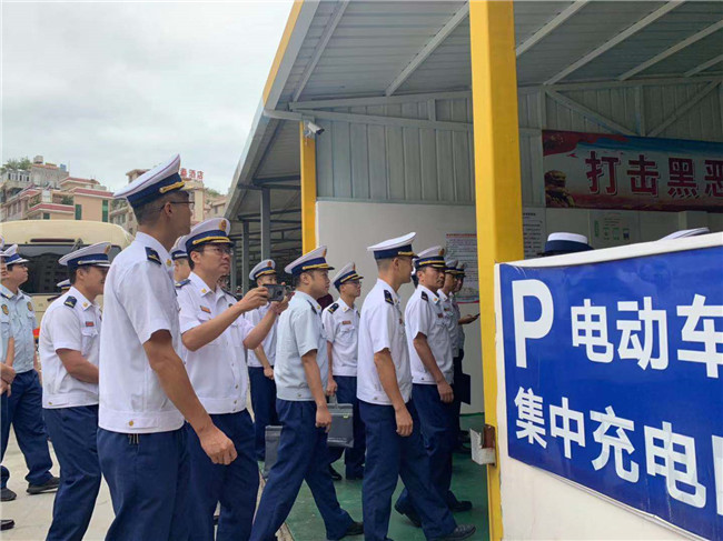 參觀王家地新村電動自行車集中保管示范點(diǎn)