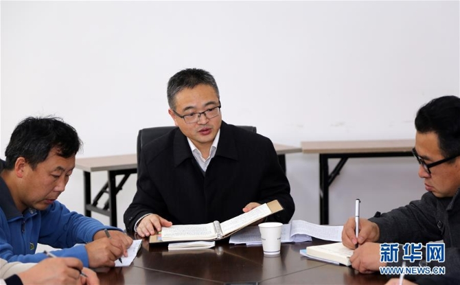 (新華全媒頭條·圖文互動)(6)凝聚民族復(fù)興的精神偉力——以習(xí)近平同志為核心的黨中央重視思想道德建設(shè)關(guān)心關(guān)愛道德模范紀(jì)實(shí)