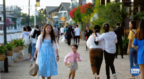 老外到大理洱海尋找“詩(shī)和遠(yuǎn)方”，可這里的客棧怎么關(guān)了大半？