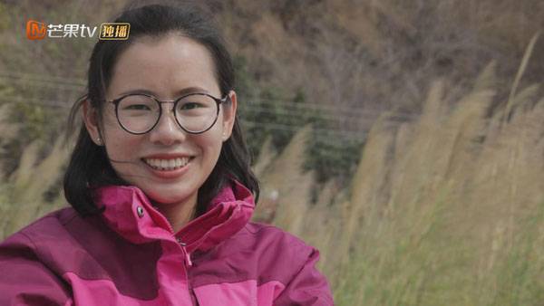 云南女村官當(dāng)主播