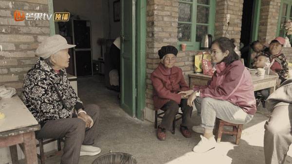 云南女村官當(dāng)主播