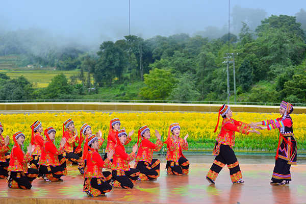 演出現(xiàn)場(chǎng)3   朱應(yīng)忠 攝