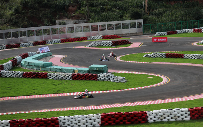 讀書鋪服務(wù)區(qū)國際卡丁車賽道1