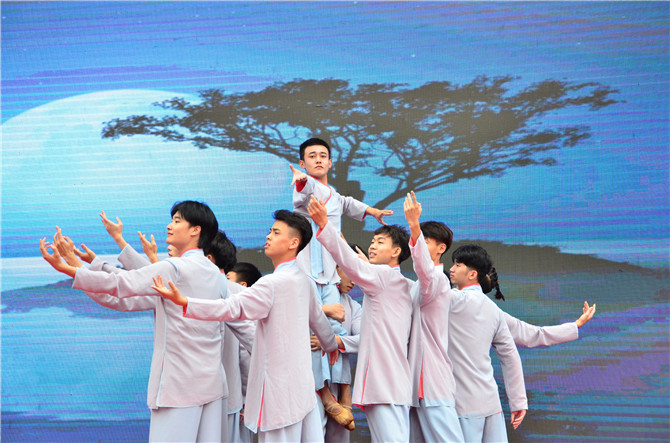 精彩文藝演出。