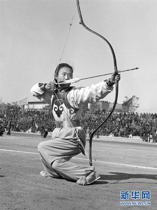 （新華全媒頭條·圖文互動(dòng)）（1）匯聚民族團(tuán)結(jié)進(jìn)步磅礴力量——新中國(guó)“最年長(zhǎng)”運(yùn)動(dòng)會(huì)的文化融合密碼