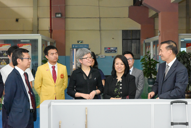 參觀第45屆世賽移動(dòng)機(jī)器人集訓(xùn)基地 參觀第45屆世賽移動(dòng)機(jī)器人集訓(xùn)基地