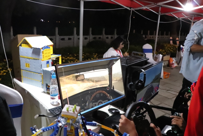 汽車駕駛模擬。