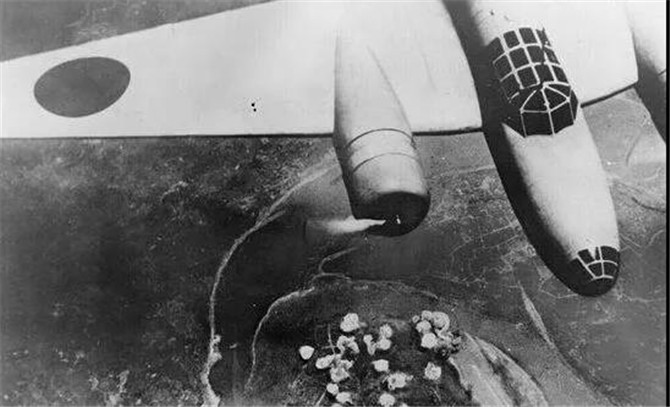 日本轟炸機(jī)在中國(guó)的天空中橫行31