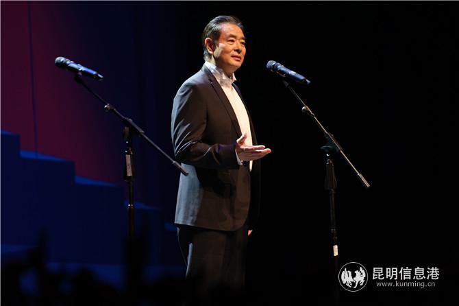 “滇池之聲”第一屆朗誦會(huì)現(xiàn)場(chǎng) 朗誦人濮存昕3 “滇池之聲”第一屆朗誦會(huì)現(xiàn)場(chǎng) 朗誦人濮存昕3