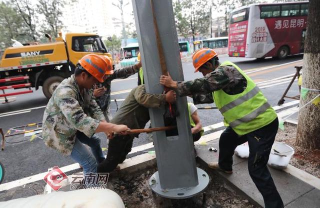 昆明東風(fēng)路道路換新裝 290盞“華燈”即將亮相