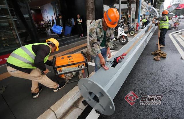 昆明東風(fēng)路道路換新裝 290盞“華燈”即將亮相