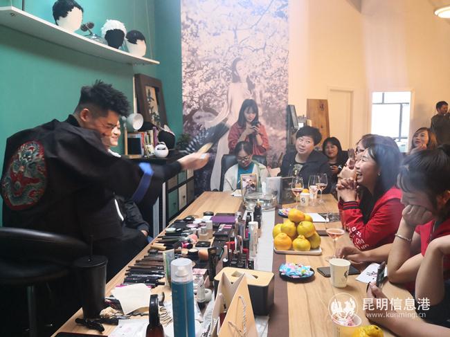 現(xiàn)場氣氛活躍。記者王素晶攝_副本